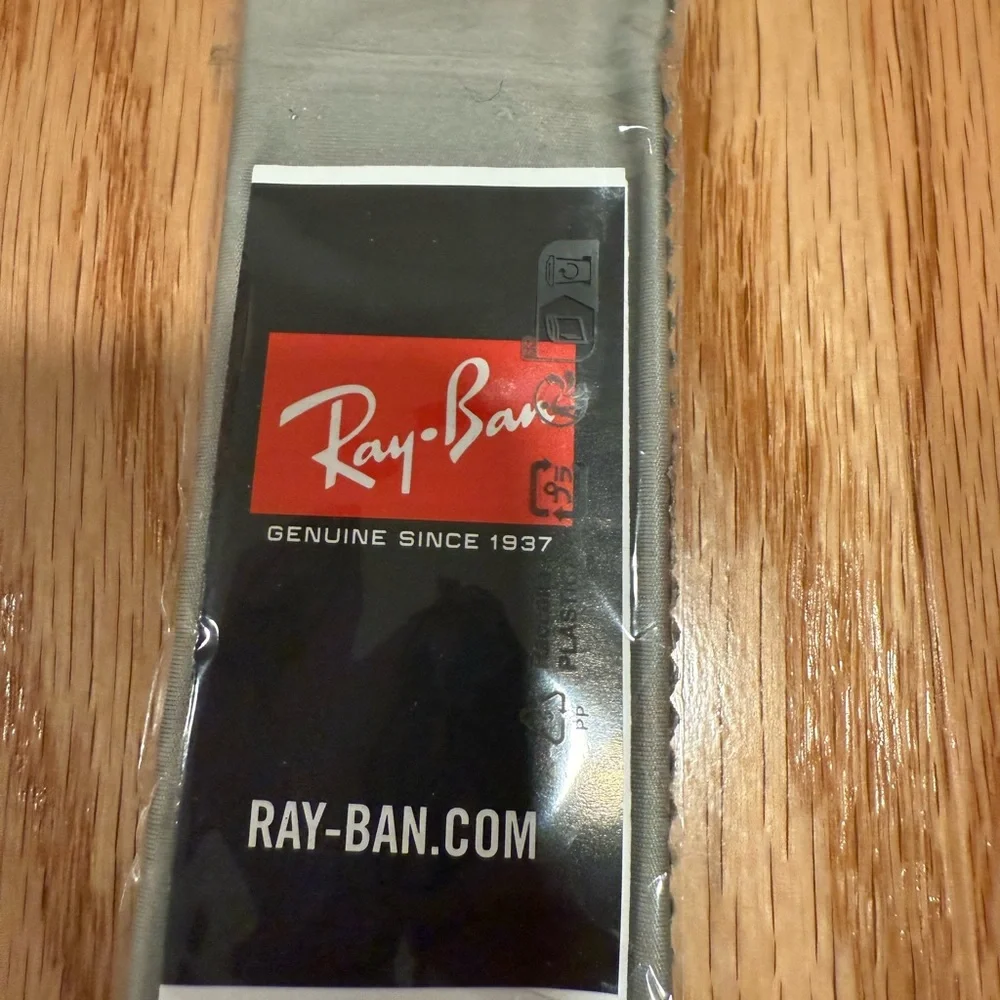 Ray-Ban Tan Sunglasses Holder and Cloth cleaner